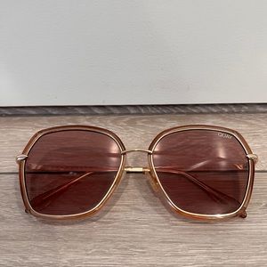 Quay Sunglasses - Warm Brown Lens